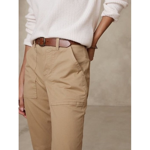 Banana Republic NWT Women's Mid Rise Slim Cargo Pants Khaki-Size 14 - Picture 2 of 10